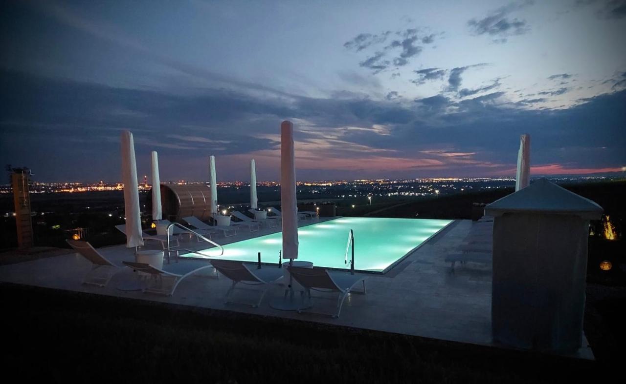 Casa Timis - Wellness & Spa Resort Chitorani ภายนอก รูปภาพ Rooftop pool at the Hotel